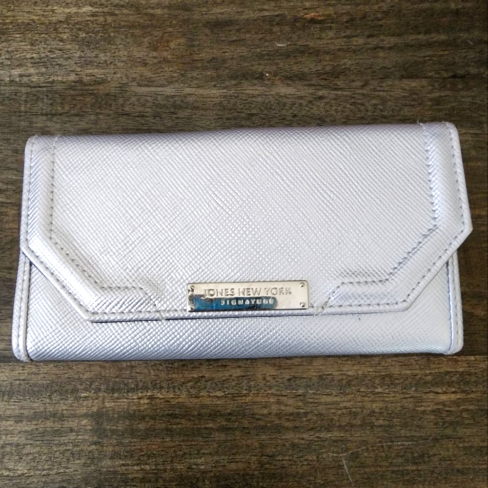 Jones New York Signature Silver Wallet
